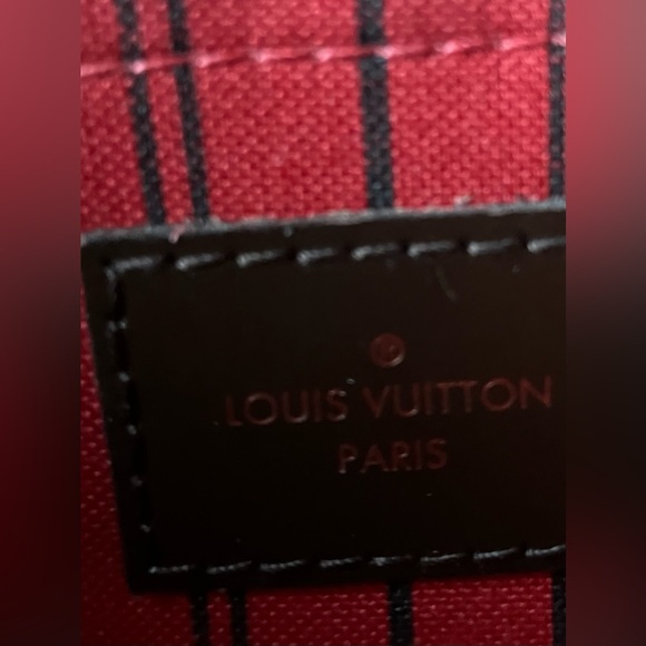 Excellent Condition! ’🔥Authentic LV Pouch (GM) - Picture 2 of 7